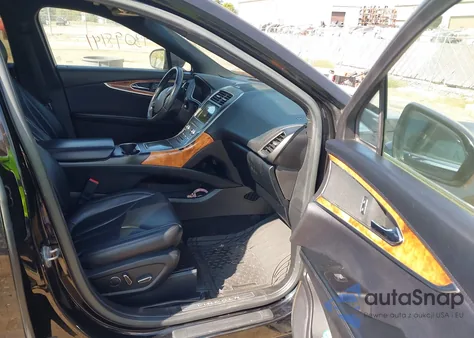 2017 Lincoln Mkx Reserve z USA, uszkodzony, nr VIN 2LMPJ8LR7HBL48876